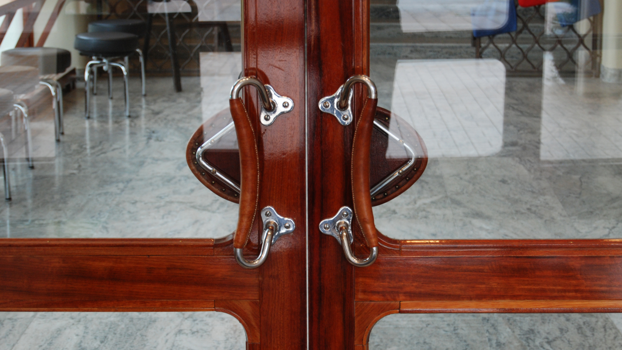 Interiör i Östergötlands museums huvudbyggnad i Linköping, byggd 1939 i funktionalistisk stil.